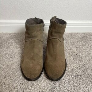 Steve‎ Madden Milaan Suede Ankle Booties Block Heel Casual Olive Green 6M